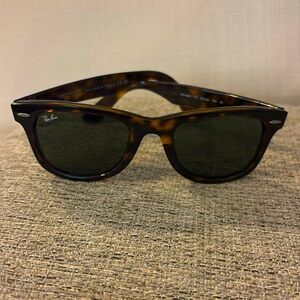 Ray-Ban Wayfarer Ease Sunglasses (never used)